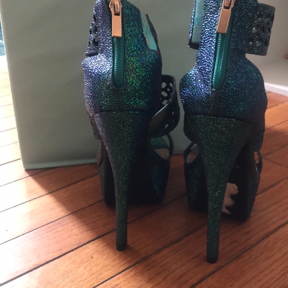 Shoes - Picture 2 of 2